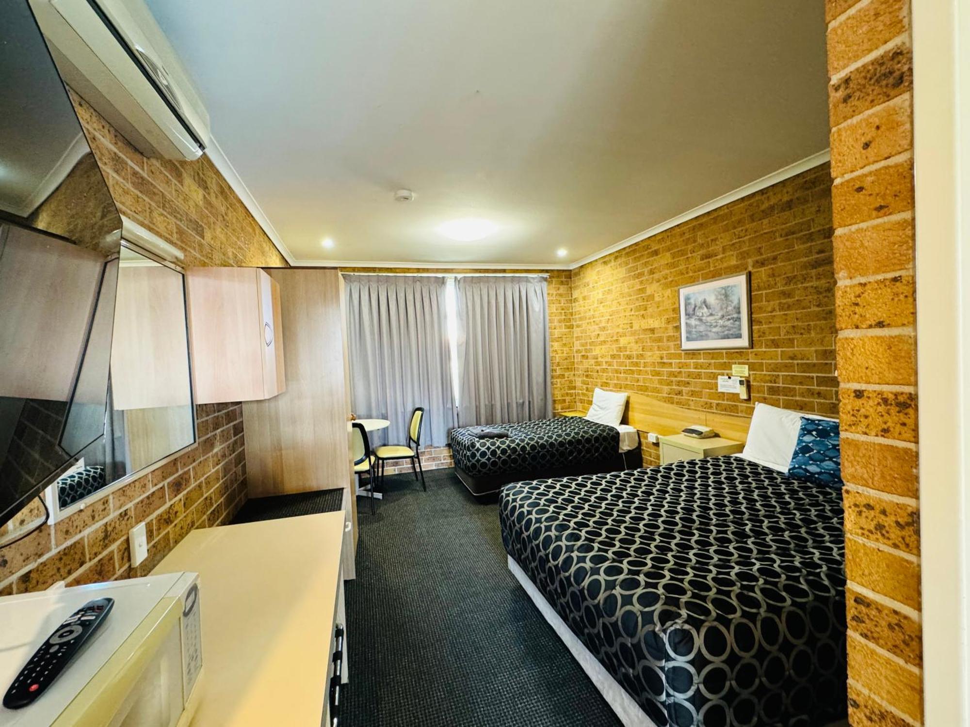 Town And Country Motor Inn タムワース エクステリア 写真