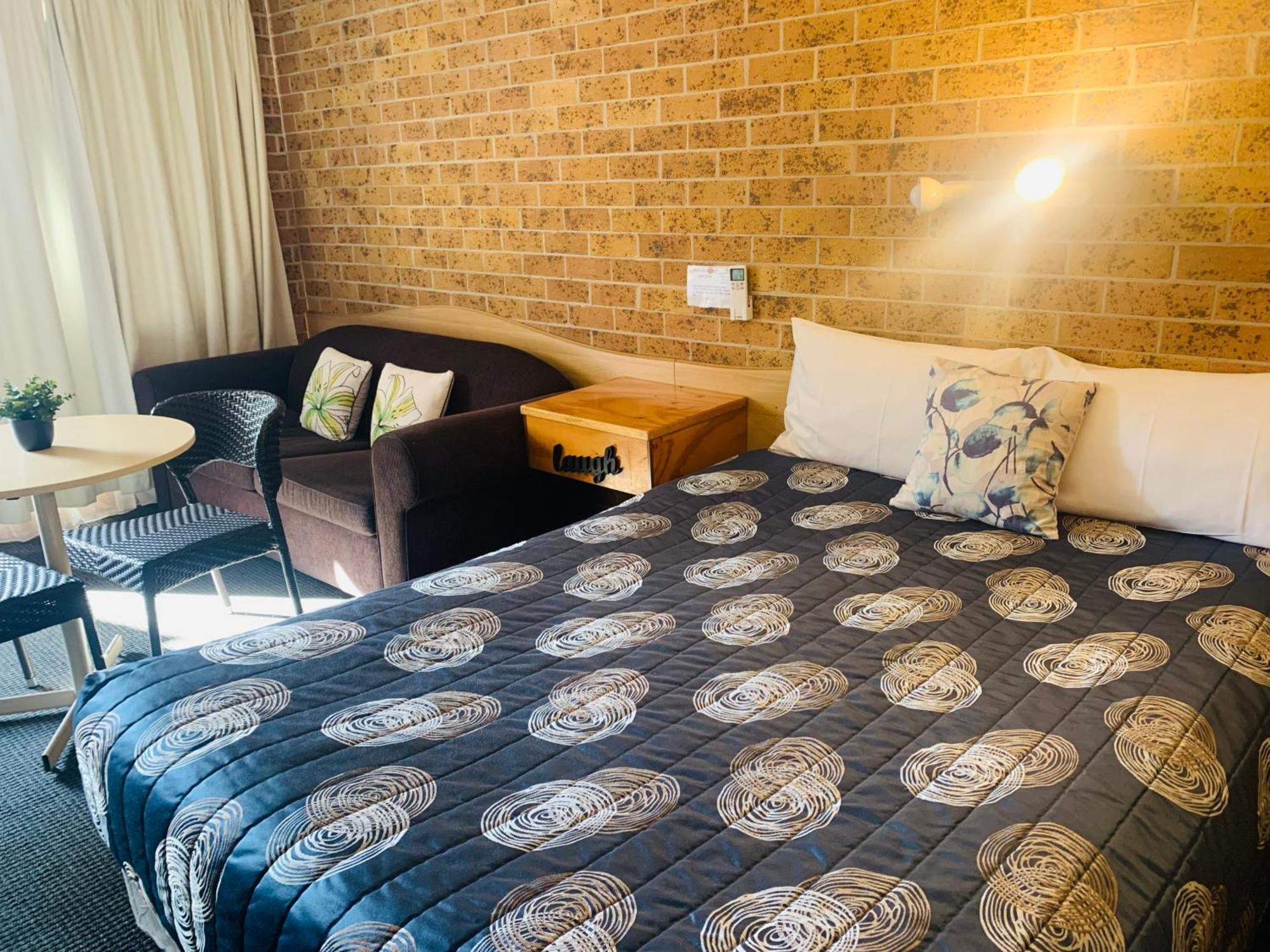 Town And Country Motor Inn タムワース エクステリア 写真